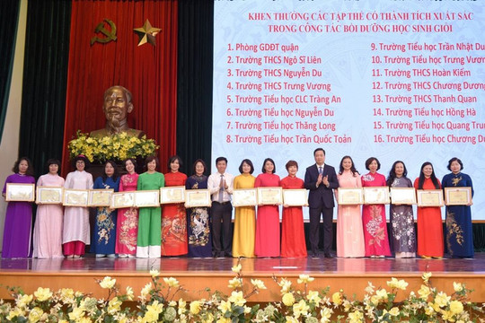 Học sinh quận Hoàn Kiếm giành gần 1.300 giải thưởng