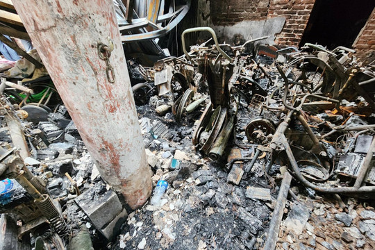 Cháy nhà trọ phố Trung Kính khiến 14 người tử vong