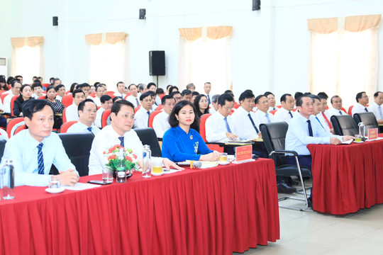 Hà Nội: Bế giảng lớp bồi dưỡng, cập nhật kiến thức cho cán bộ Thành phố