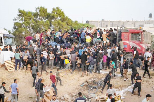 Hàng viện trợ tiếp tục được đưa tới người dân tại Dải Gaza