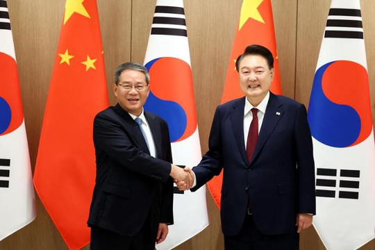 Hàn Quốc tăng cường quan hệ song phương với Trung Quốc và Nhật Bản