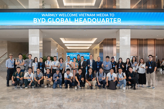 BYD chào đón truyền thông Việt Nam lần đầu tiên đến thăm trụ sở chính tại Thâm Quyến, Quảng Đông, Trung Quốc