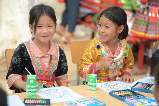 Hành trình 17 năm gieo niềm vui đến trẻ em khó khăn của Quỹ sữa Vươn cao Việt Nam