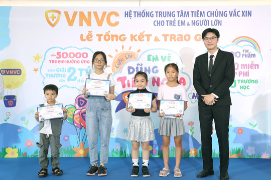 Gần 10.000 trẻ tham gia vẽ tranh về tiêm chủng