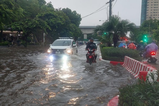 Hà Nội mưa to đến rất to, đề phòng úng ngập từ chiều tối nay (3-6)