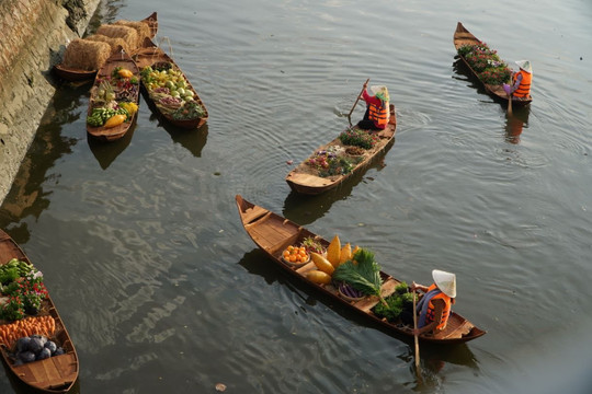 Khai mạc Tuần lễ trái cây “Trên bến dưới thuyền”