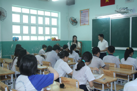 Hơn 98.000 thí sinh thành phố Hồ Chí Minh làm thủ tục dự thi vào lớp 10 công lập