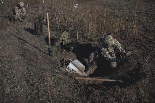 Ukraine cho phép tuyển mộ quân nhân đào ngũ