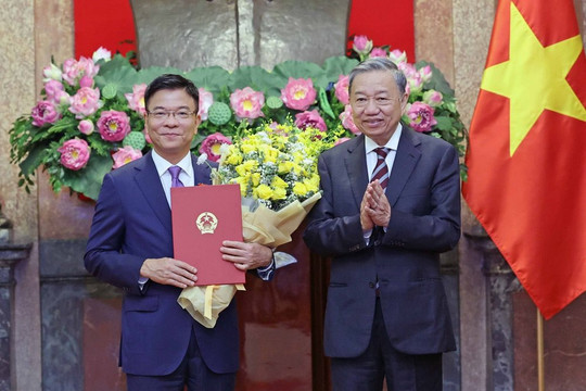 Chủ tịch nước Tô Lâm trao quyết định bổ nhiệm Phó Thủ tướng Chính phủ và Bộ trưởng Bộ Công an