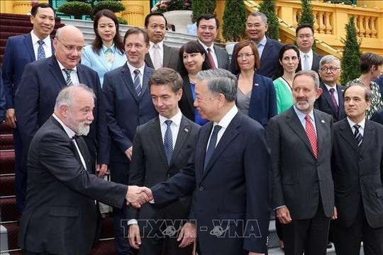 Chủ tịch nước Tô Lâm tiếp các Đại sứ, Đại biện của EU và các nước thành viên