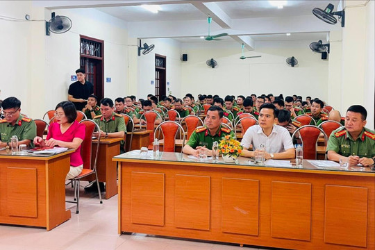 Thanh Trì: Khai giảng lớp sơ cấp lý luận chính trị cho 73 học viên