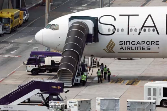 Singapore Airlines đền bù 10.000 USD cho mỗi hành khách trên chuyến bay SQ321 gặp nạn