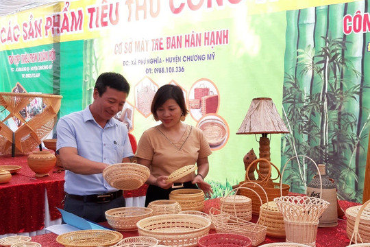 Giới thiệu 70 sản phẩm làng nghề của Hà Nội với người dân tỉnh Điện Biên