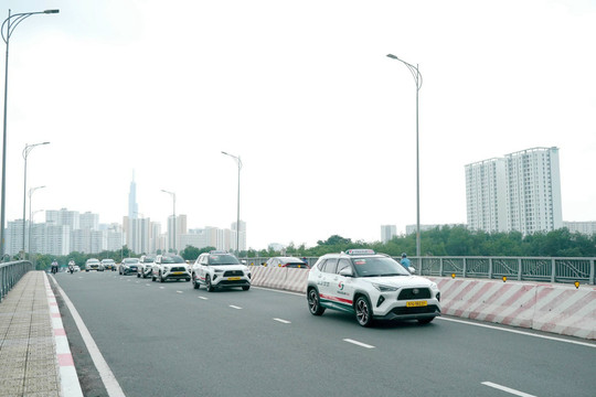 Lần đầu tiên, Việt Nam có dịch vụ Taxi Hybrid, hướng đến giao thông xanh