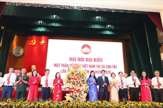 Bà Nguyễn Thị Vân tái đắc cử Chủ tịch Ủy ban MTTQ Việt Nam thị xã Sơn Tây
