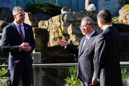 Thủ tướng Trung Quốc Lý Cường thăm Australia: "Ngoại giao gấu trúc" sưởi ấm quan hệ song phương