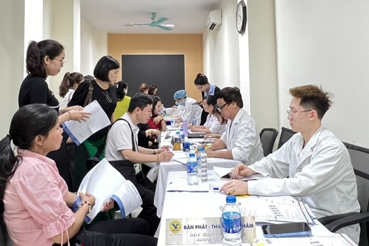 Liên đoàn Lao động quận Hai Bà Trưng: Đẩy mạnh các hoạt động chăm lo cho nữ đoàn viên, người lao động
