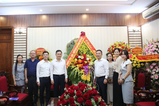 Lãnh đạo thành phố Hà Nội chúc mừng Cổng Thông tin điện tử Chính phủ