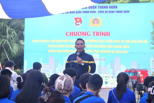 Hơn 400 thanh niên quận Thanh Xuân được hướng dẫn kỹ năng phòng cháy
