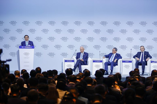 WEF Đại Liên 2024: Thủ tướng Phạm Minh Chính chia sẻ câu chuyện Việt Nam và đề xuất “3 cùng” hướng đến “Những chân trời tăng trưởng mới”