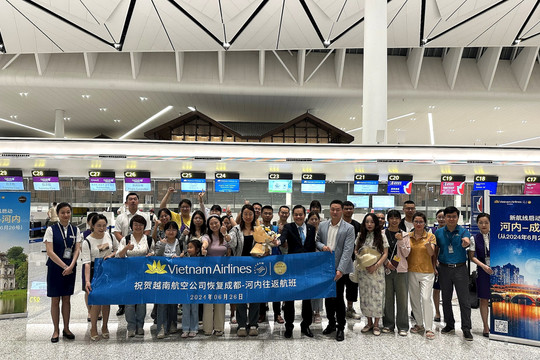 Vietnam Airlines khai trương đường bay thẳng Hà Nội - Thành Đô