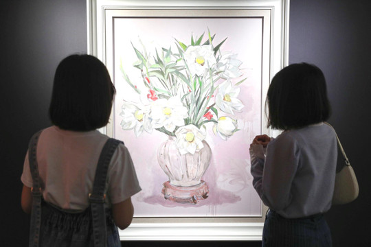 Rạng rỡ bộ sưu tập tranh “Hồng sen” tại Hà Nội
