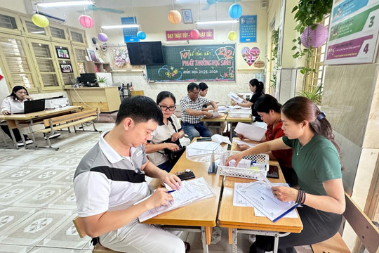 Hà Nội: Nửa ngày đầu tuyển sinh trực tuyến lớp 1 đạt 59%