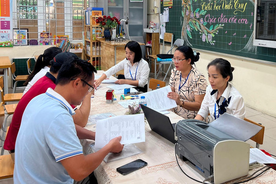 Hà Nội tuyển sinh trực tuyến lớp 1: Trực 3 ngày hỗ trợ phụ huynh học sinh