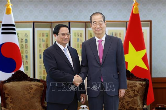 Thủ tướng Chính phủ Phạm Minh Chính hội đàm với Thủ tướng Hàn Quốc Han Duck Soo