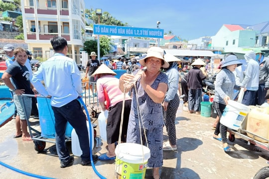 Khánh Hòa: Đảo Trí Nguyên “chật vật” vì thiếu nước sạch