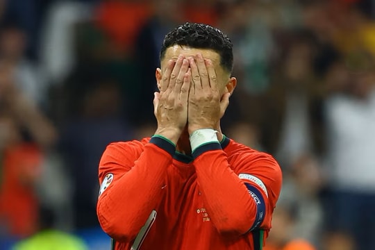 Đã đến lúc Bồ Đào Nha ngừng phụ thuộc vào Ronaldo