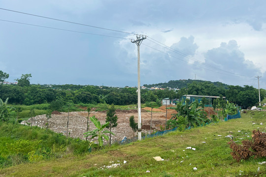 Xã Đồng Quang (huyện Quốc Oai): Đất nông nghiệp thành bãi phế thải xây dựng