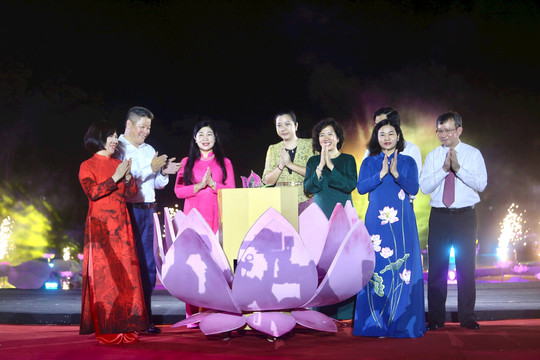 Khai mạc Lễ hội Sen Hà Nội 2024: Ấn tượng, hấp dẫn