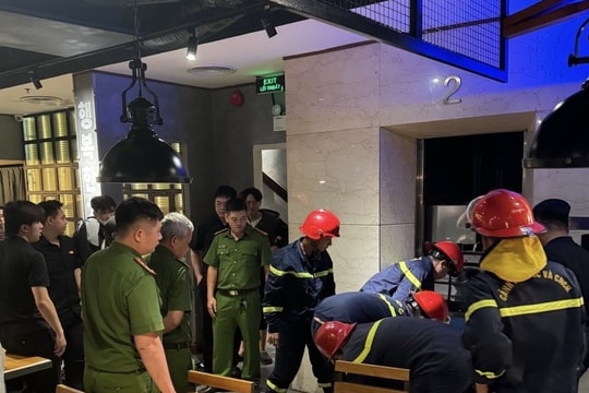 Giải cứu 9 người bị mắc kẹt trong thang máy tại thành phố Hồ Chí Minh