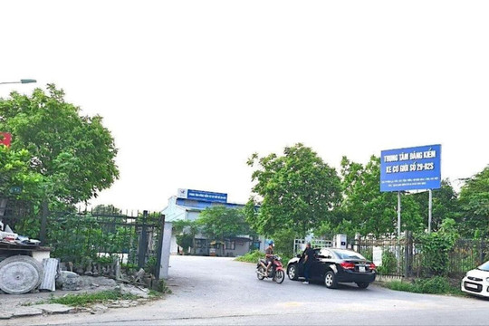 Hà Nội: Lãnh đạo Trung tâm đăng kiểm cùng 9 cấp dưới lĩnh án tù vì nhận hối lộ