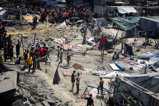 Cuộc không kích vào "khu vực an toàn" ở Gaza khiến ít nhất 90 người thiệt mạng