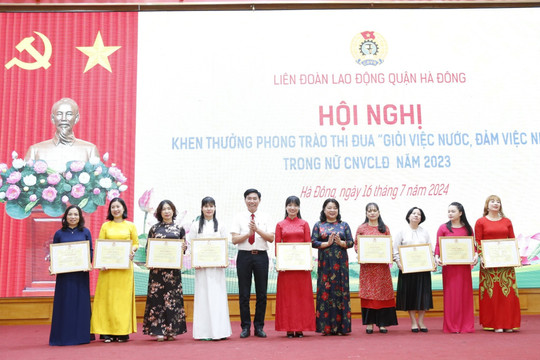 Quận Hà Đông khen thưởng 63 nữ công nhân, viên chức, lao động tiêu biểu