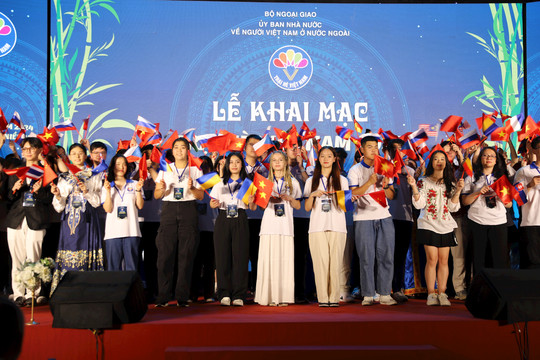 Khai mạc trại hè Việt Nam 2024 dành cho thanh, thiếu niên kiều bào