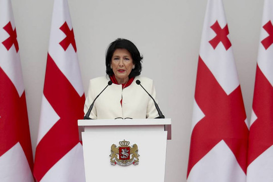Tổng thống Gruzia đệ đơn kiện luật “đặc vụ nước ngoài” lên Tòa án Hiến pháp