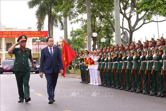 Chủ tịch Quốc hội Trần Thanh Mẫn thăm và làm việc với Bộ Tư lệnh Quân khu 3