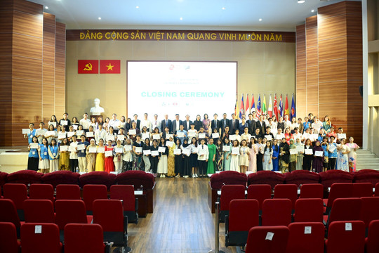 Bế mạc chương trình giao lưu sinh viên Đông Nam Á về biến đổi khí hậu