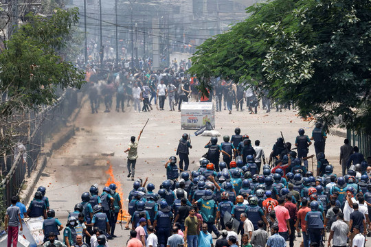 Bangladesh sửa hạn ngạch việc làm để xoa dịu người biểu tình