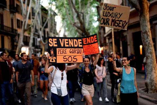Hàng nghìn người biểu tình ở Mallorca (Tây Ban Nha) phản đối du lịch đại chúng