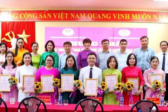 Chung khảo giải thưởng "Nhà giáo Sơn Tây tâm huyết, sáng tạo” lần thứ III