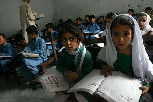 Pakistan đóng cửa hơn 100.000 trường học do nắng nóng