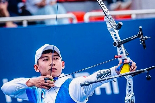 Cung thủ Lê Quốc Phong có khởi đầu ấn tượng tại Olympic Paris 2024