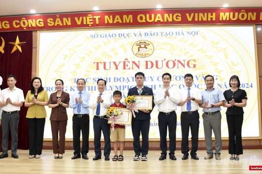 Biểu dương học sinh có thành tích cao và hành động đẹp, việc làm tốt