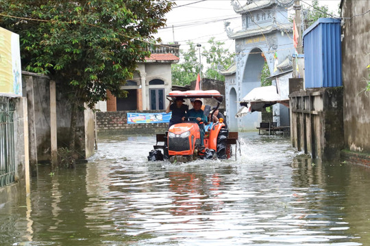 Hà Nội tập trung khắc phục hậu quả úng ngập, ứng phó đợt mưa lũ mới