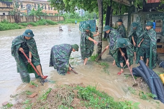 Huyện Thạch Thất còn 19,3ha lúa và rau màu bị ngập sâu