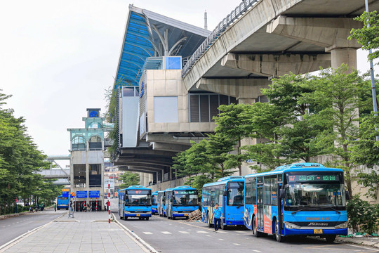 36 tuyến buýt kết nối với tuyến đường sắt đô thị Nhổn - ga Hà Nội